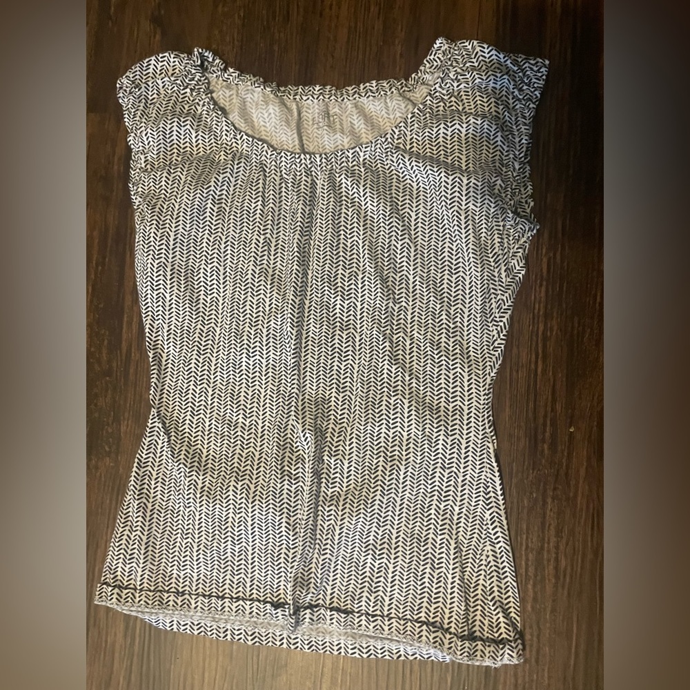 Women’s LOFT  Black and white patterned dress shirt